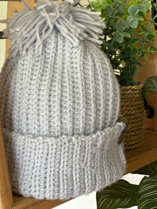 Tuque bleue ciel avec pompon