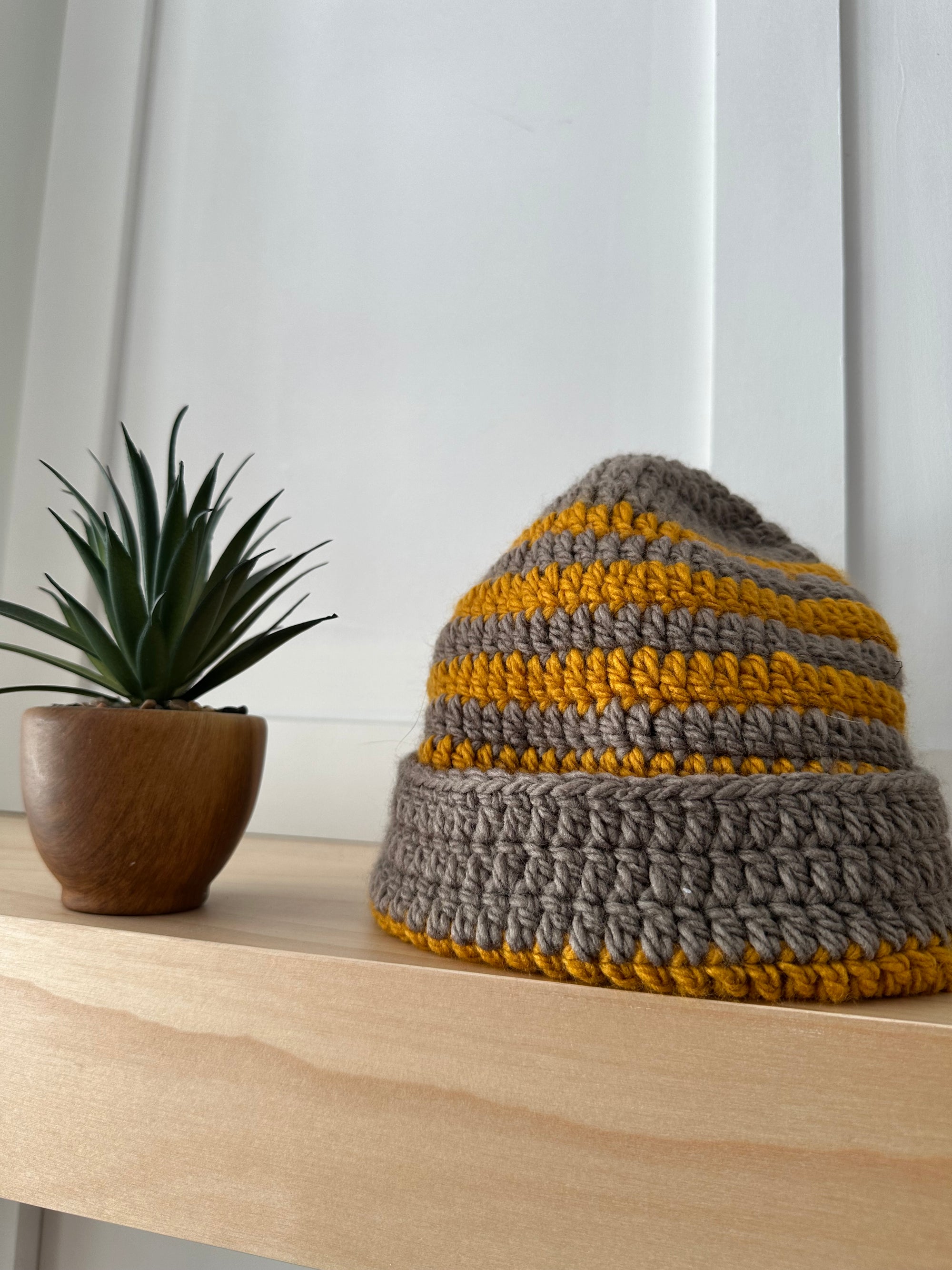 Tuque lignée fait main - T128 - Médium